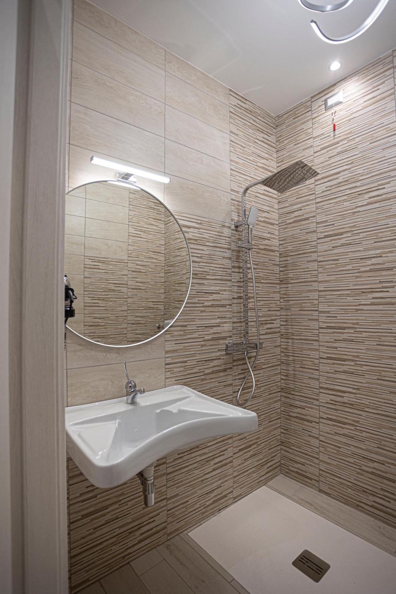 Monia Rooms&Hospitality เปียซซา อาร์เมรีนา ภายนอก รูปภาพ