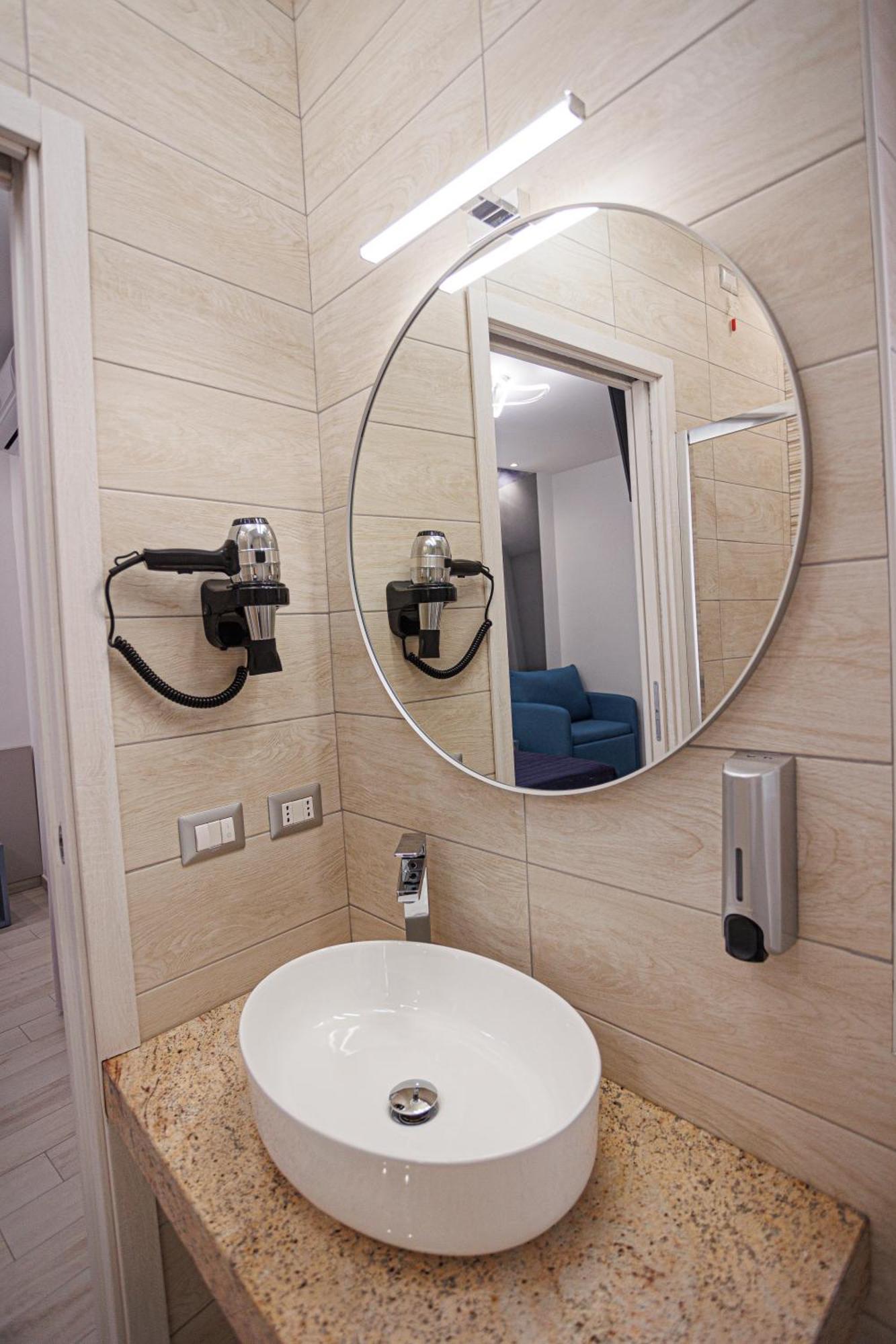 Monia Rooms&Hospitality เปียซซา อาร์เมรีนา ภายนอก รูปภาพ